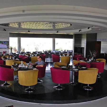 Hotel Shivalikview Чандігарх Екстер'єр фото